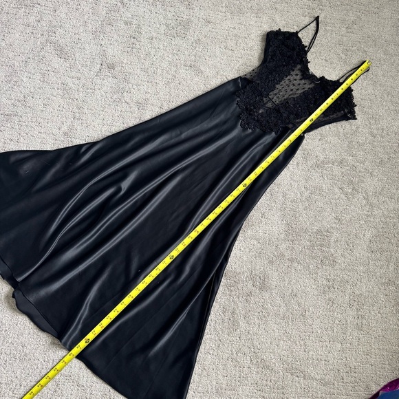 Flora Nikrooz Showstopper Long Gown / Black Lace Nightgown - Picture 11 of 12